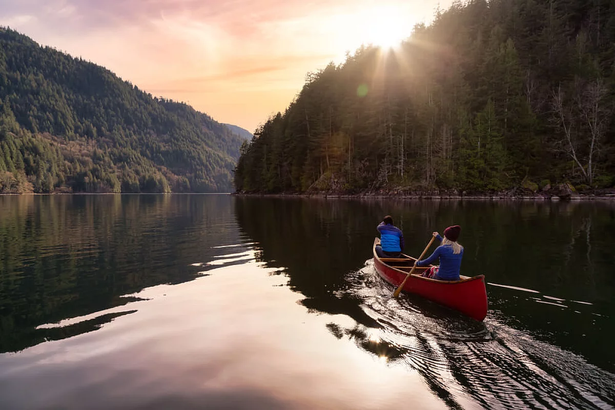 Canoa o Kayak? Le differenze e come scegliere quella giusta