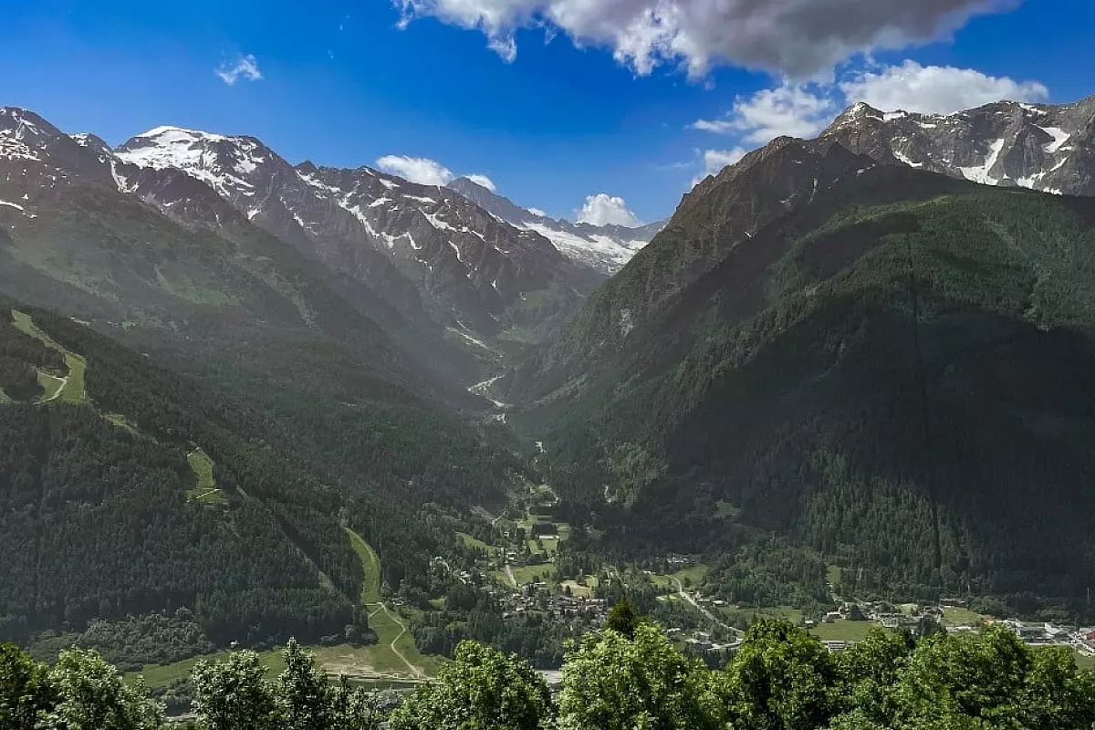 Una splendida vista sul Monte Adamello