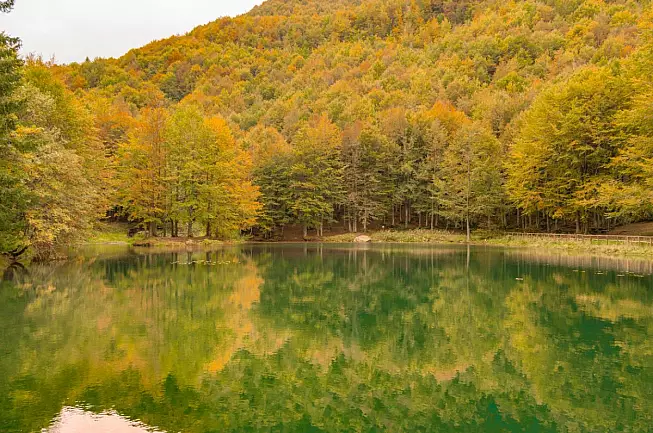 Lago Cavone. iStock-2177668300
