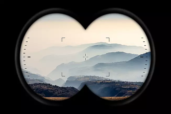 Binocolo che inquadra lo smog della Pianura Padana - IS: 1746495753