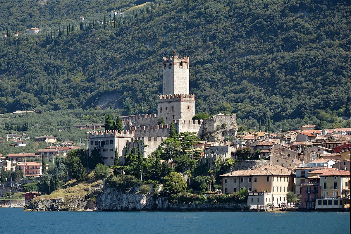 Castello Scaligero a Malcesine che si affaccia sul bellissimo Lago di Garda - IS: 1294664831
