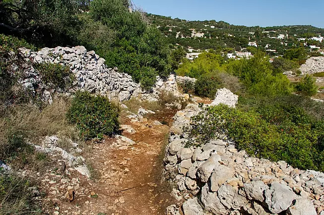 Sentiero delle Cipolliane e Grotte Cipolliane. IS: 1185679991