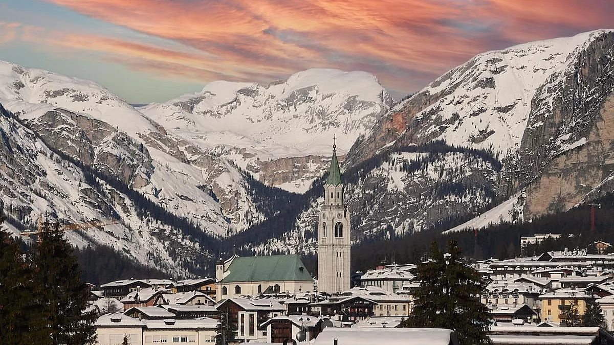 Meravigliosa vista invernale di Cortina d'Ampezzo - IS: 1297015034