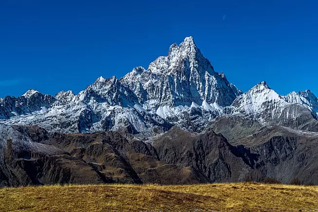 Vista spettacolare sul Monviso, percorso che arriva a Punta Selassa - IS: 1828480202