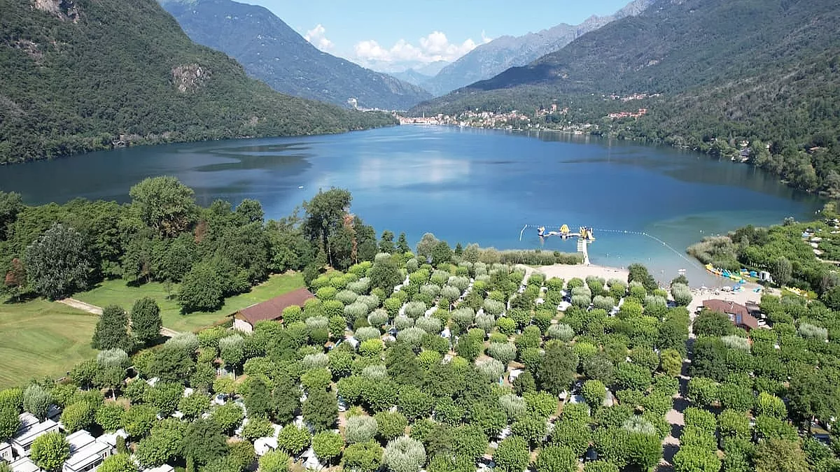 Bellissima vista dall'alto dello spettacolare Lago di Mergozzo - IS: 1436634060