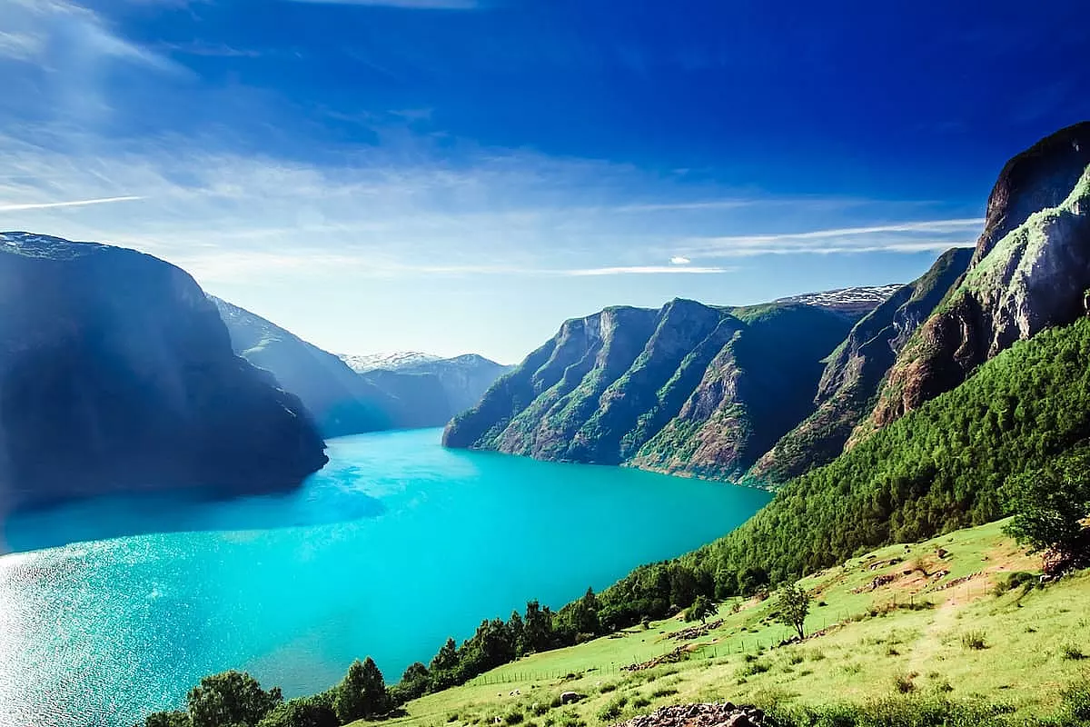 Bellissima vista di un fiordo norvegese - IS: 1141038392