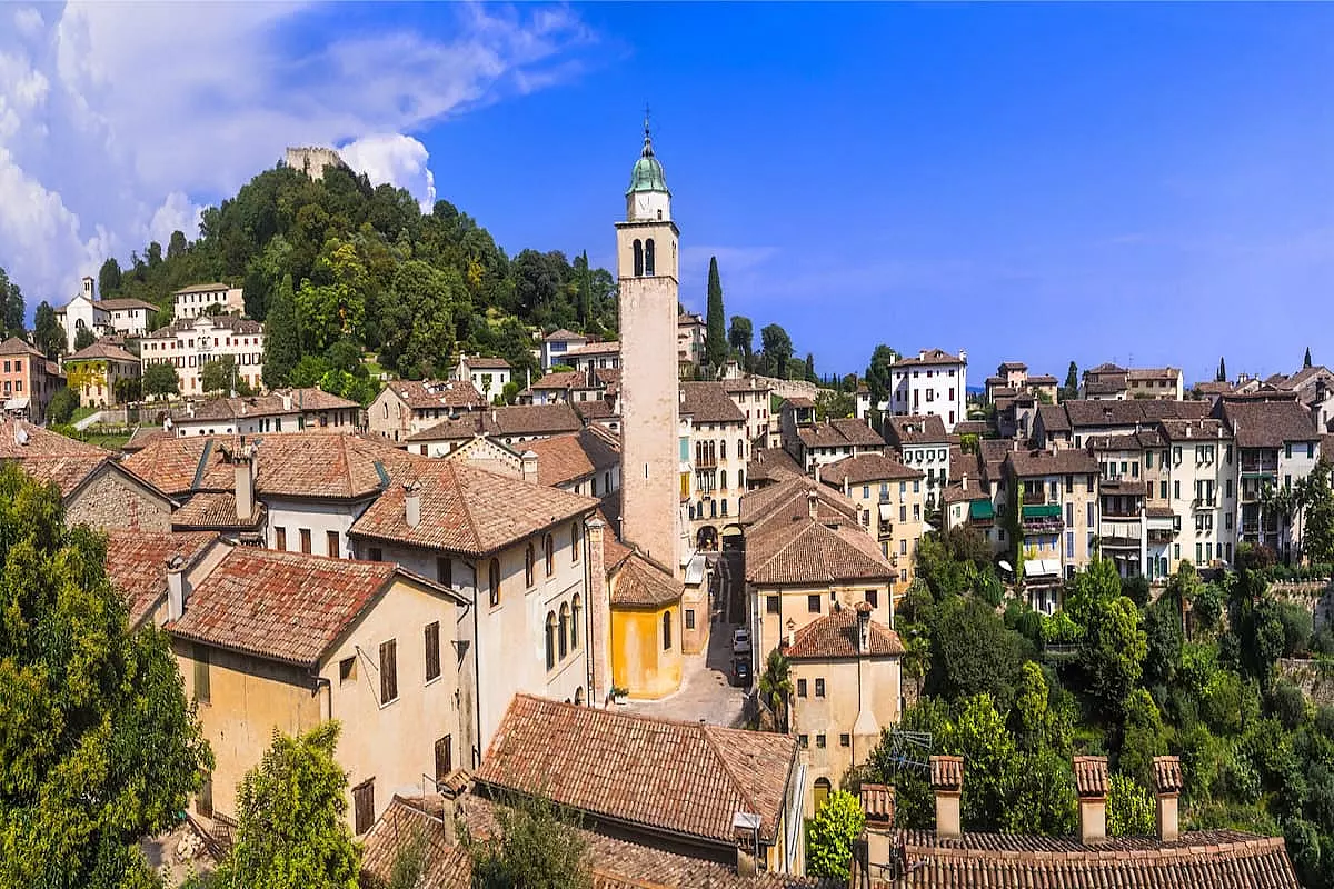 Bellissima vista su Asolo, punto di partenza per il sentiero delle due rocche - IS: 1180424621