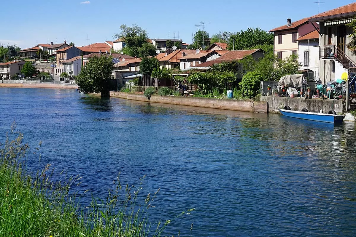 Bellissimo scorcio di Bernate Ticino, dove si trova uno dei più bei sentieri vicino a Milano - SH: 1847887945