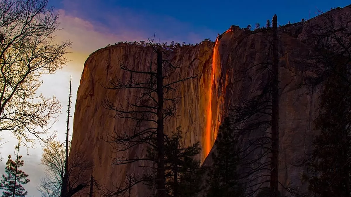 La spettacolare Cascata di Fuoco nello Yosemite National Park - SH: 2131840397