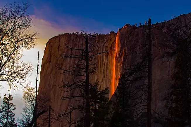 La spettacolare Cascata di Fuoco nello Yosemite National Park - SH: 2131840397