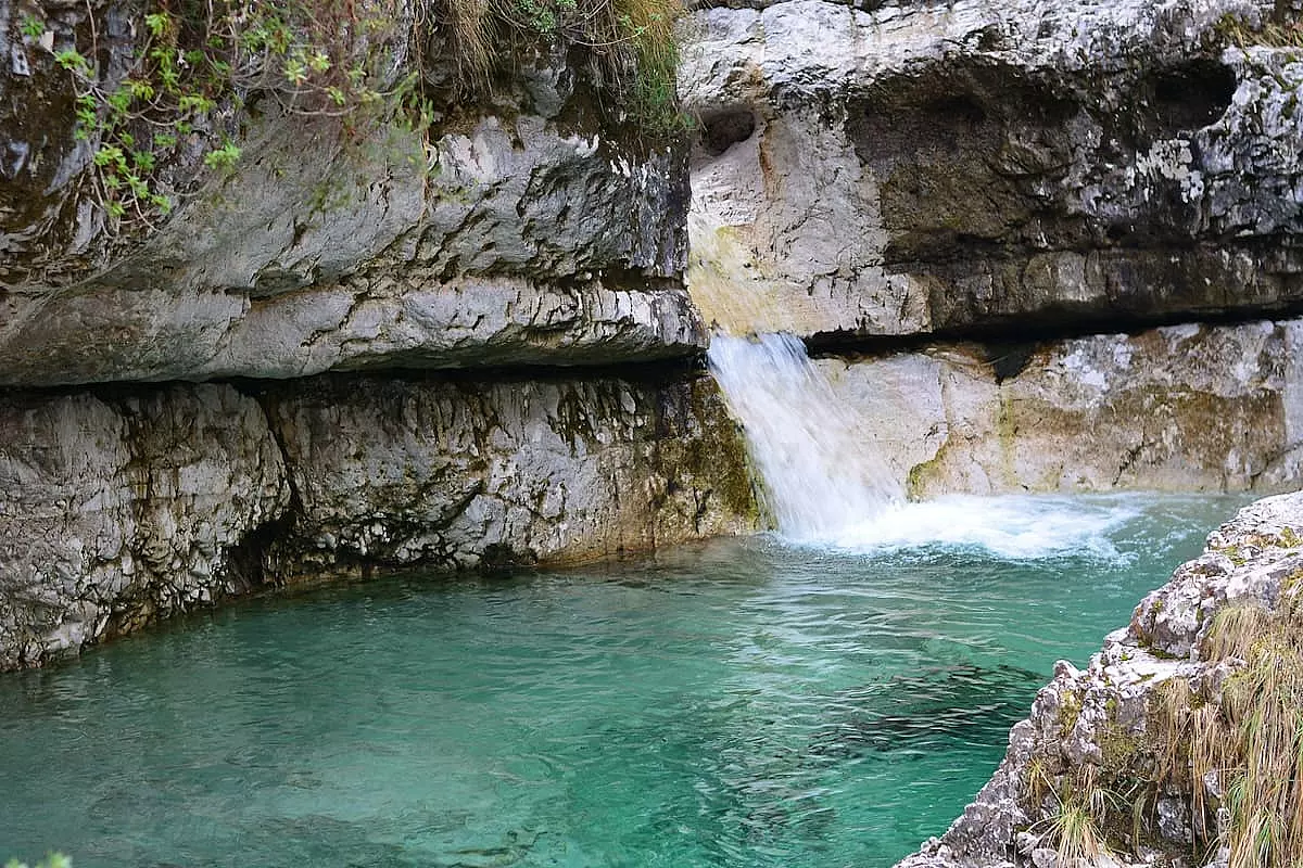 Spettacolare piccolo balzo d'acqua parte dei Cadini del Brenton - IS: 1462960870