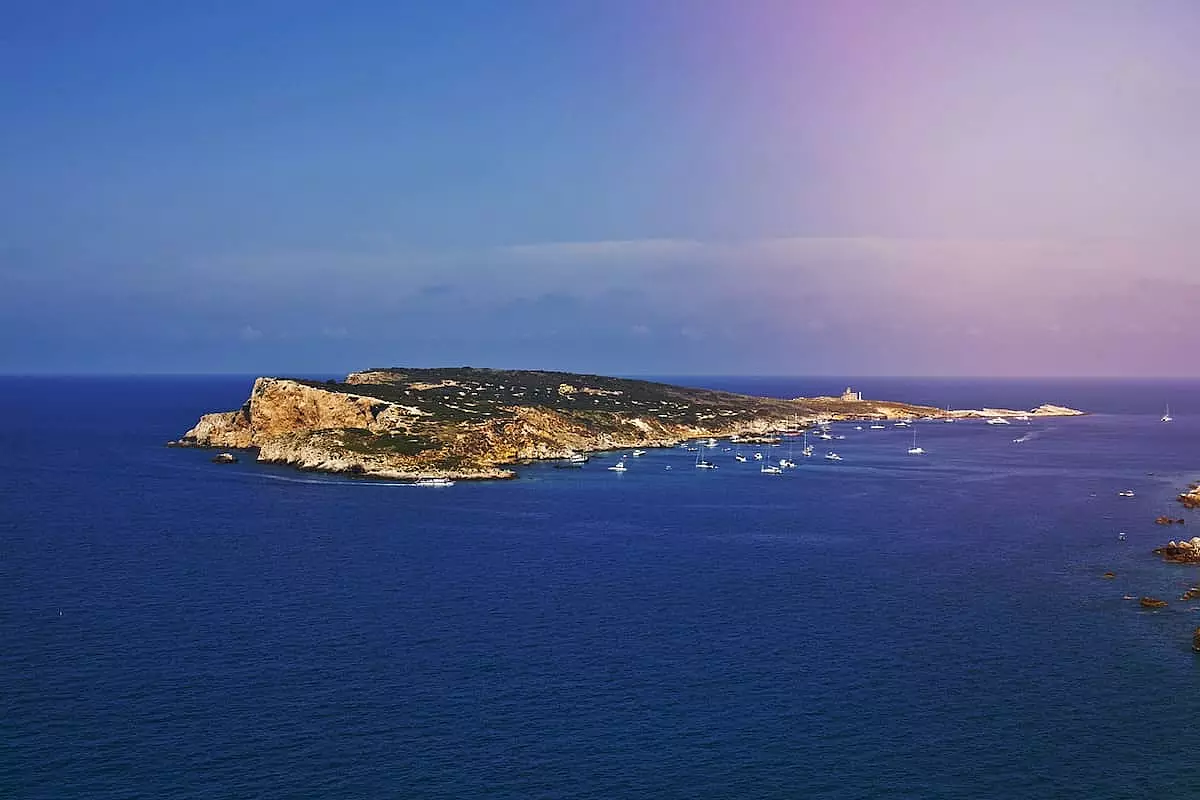 Vista panoramica della straordinaria isola di Capraia - IS: 1456327685