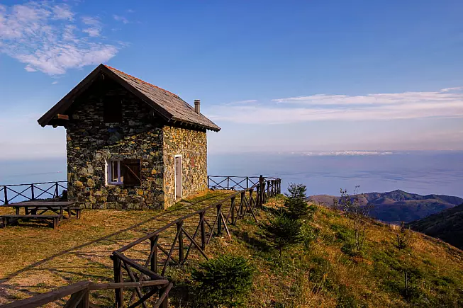 Rifugio nell'Alta Via dei Monti Liguri