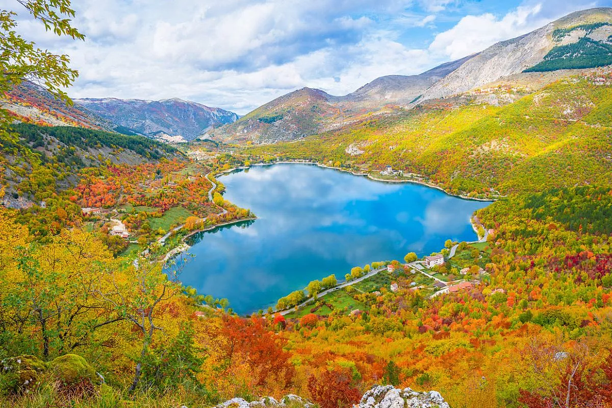 Lago di Scanno, Abruzzo. iStock, ValerioMei