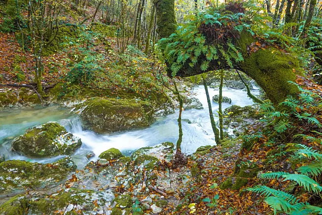 Monte Tancia, cascate da vicino. iStock-1187119089