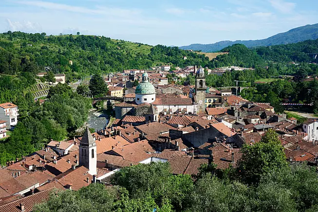 Pontremoli. Panorama con vista della Concattedrale di S.Maria Assunta. Shutterstock_2000344454