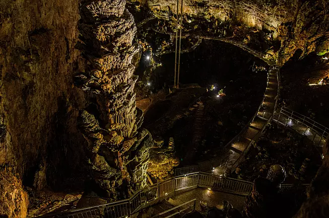 Grotta Gigante, Sgonico. Shutterstock_2519074505