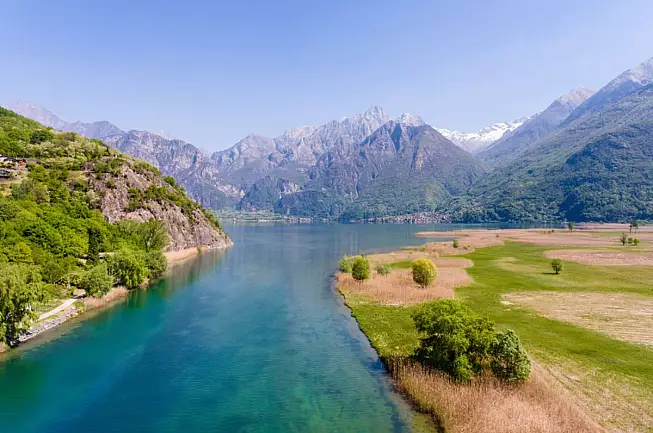 Lago di Mezzola. Shutterstock_627651680