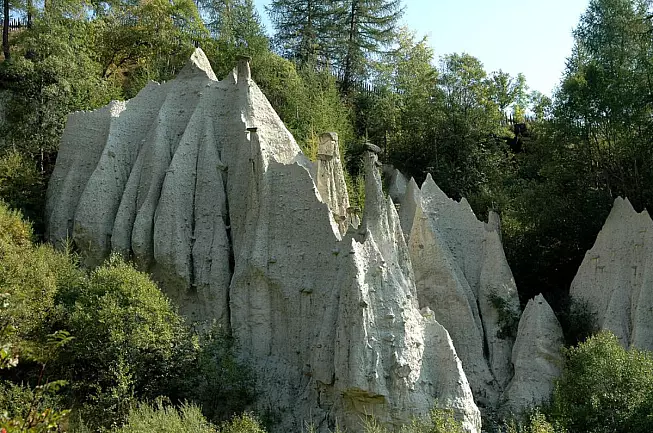 Piramidi di terra di Longomoso, Renon. Shutterstock_22853761