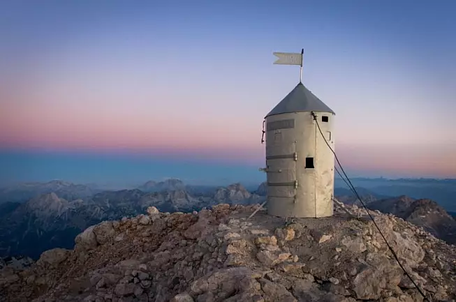 Torre di Aljaž, o Aljaž Tower, Slovenia. 481328218-e1676294507541