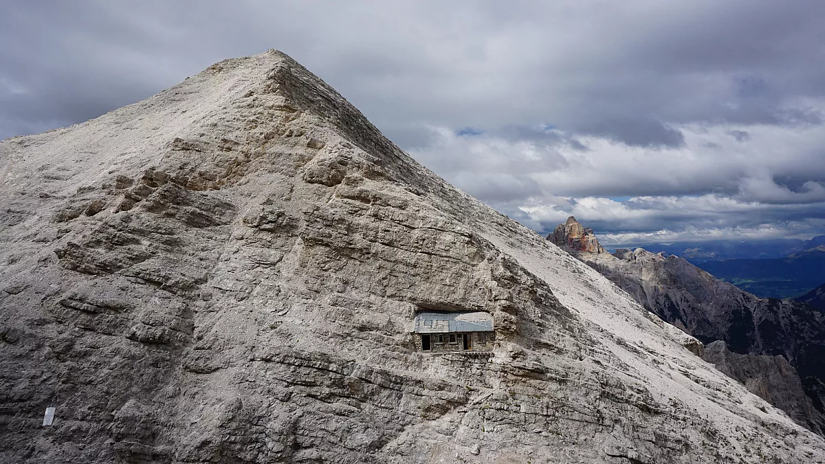 Bivacco Buffa di Perrero, sul Monte Cristallo. Cortina d'Ampezzo. Shutterstock_1332087698