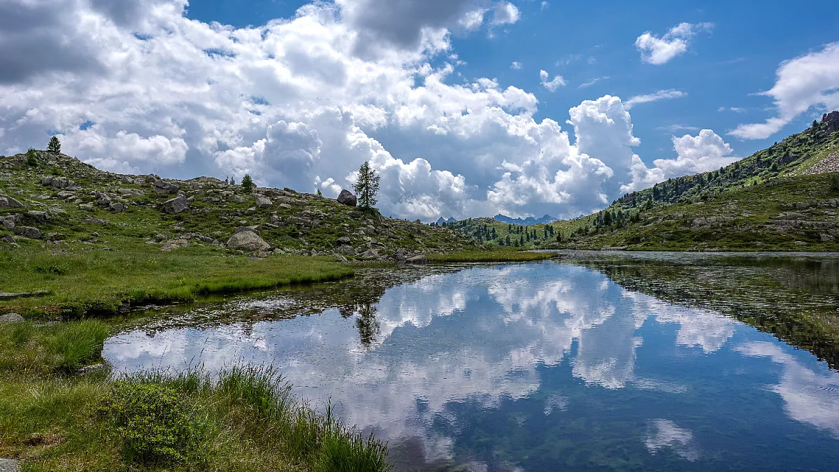 Lago di Juribrutto, o Lago di Iuribrutto. Shutterstock_1781389400