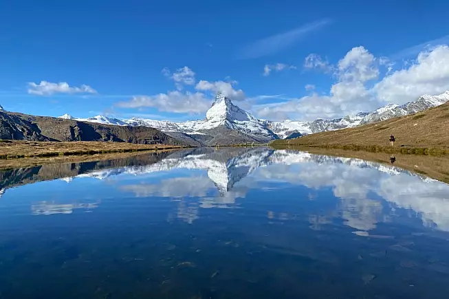 Lago Stellisee e vista sul Cervino. Matterhorn, Zermatt, Svizzera. Shutterstock_2609943813