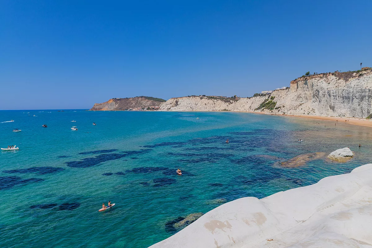 Scala dei Turchi. Falesia, Sicilia. Shutterstock_2613842579