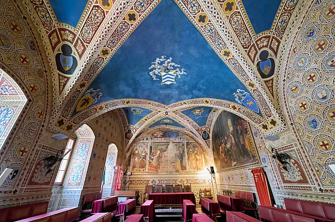 shutterstock.com/it/image-photo/volterra-tuscany-italy-palazzo-dei-priori-2484096361