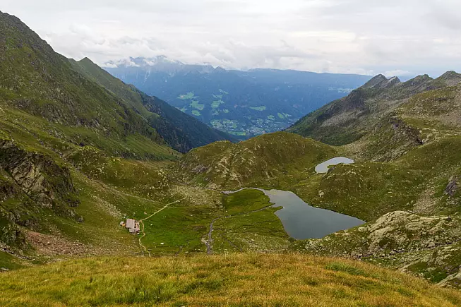Laghi di Sopranes, o Spronser Lakes. Shutterstock_2494950617