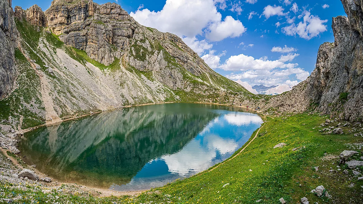 Lago Boè, Corvara in Badia. Shutterstock_2057908454
