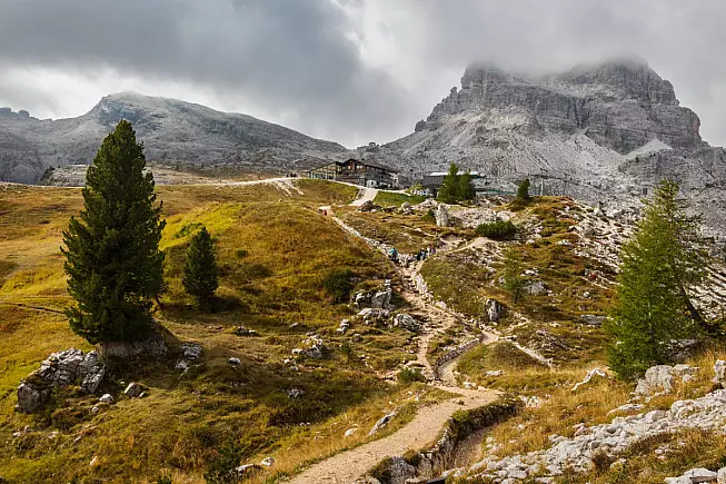 Rifugio Scoiattoli, Loc. 5 Torri, Cortina d'Ampezzo, Dolomiti. Shutterstock_2277192609