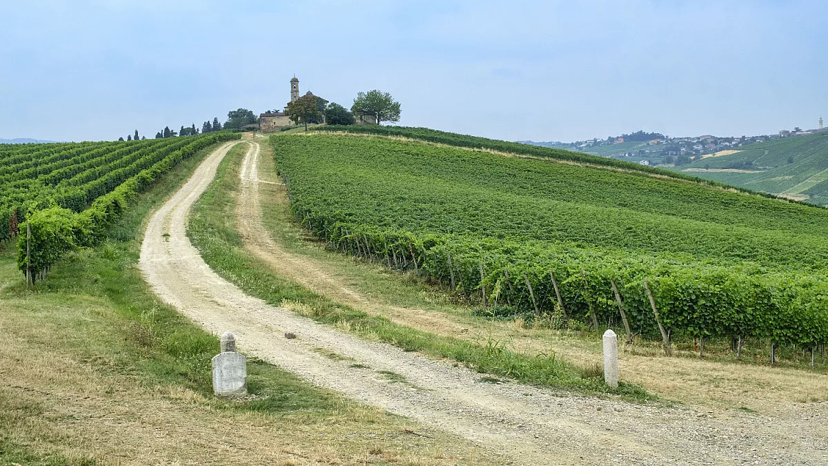 Sentiero del Tidone, Ganaghello. Shutterstock_699999661