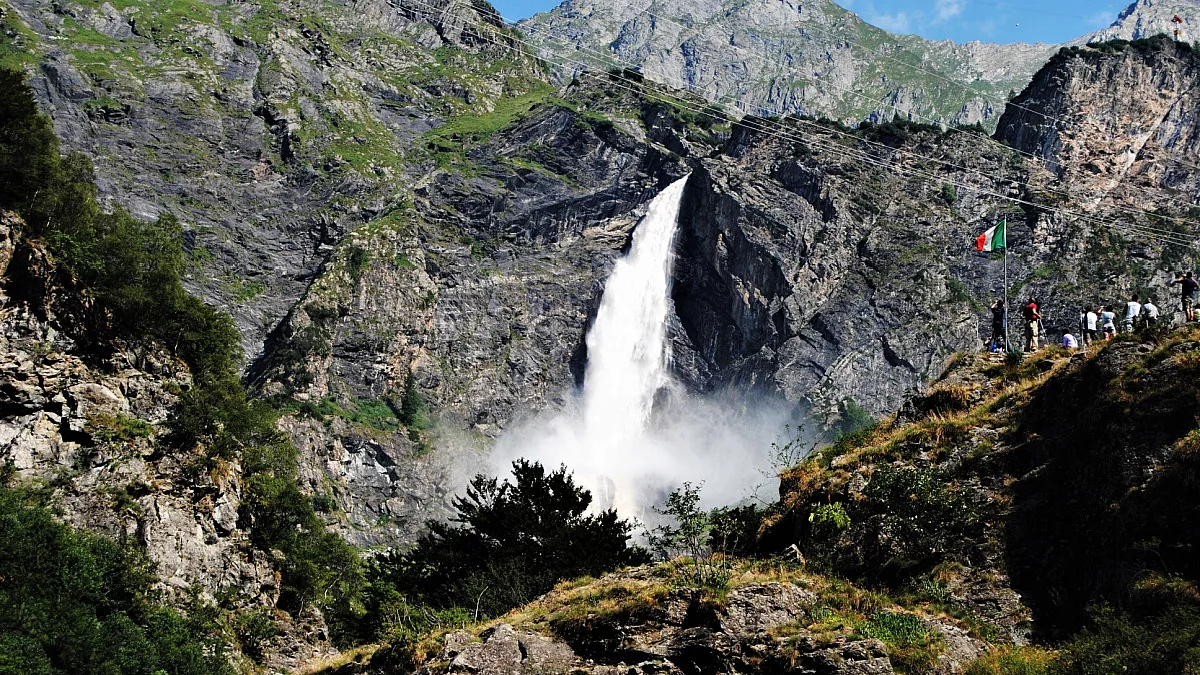 Cascate del Serio, Valbondione. Shutterstock_1768823069
