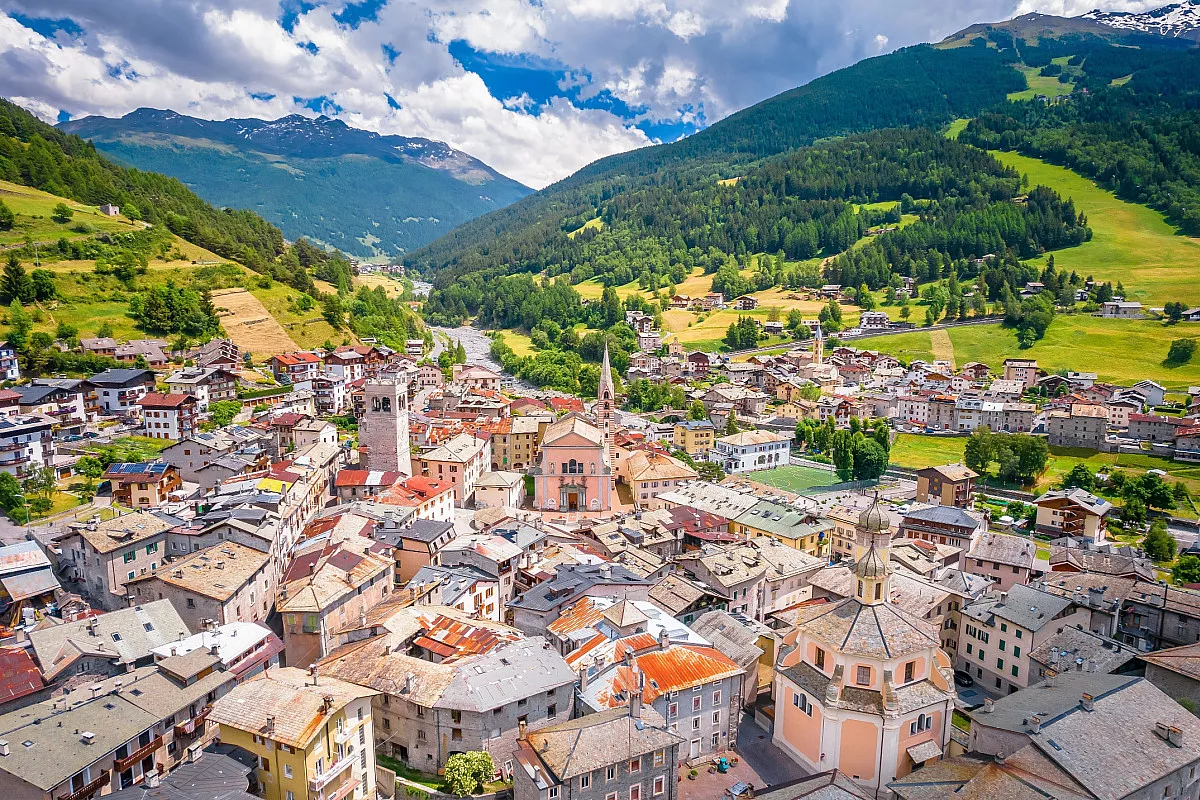 Bormio, Sondrio, Lombardia. Shutterstock_2059711301