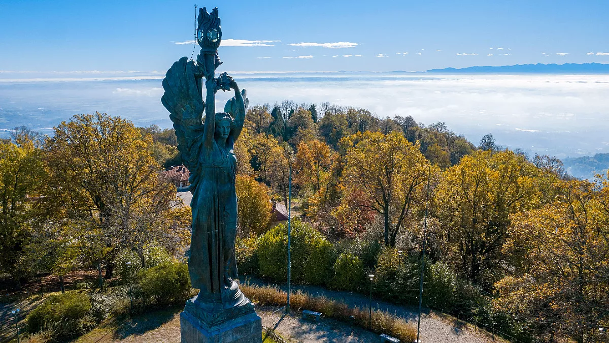 Faro della Vittoria al Colle della Maddalena, nell'Anello Verde di Torino. Torino. Shutterstock_1550695877