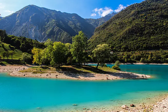 Lago Tenno, Trentino-Alto Adige. Shutterstock_2539041907