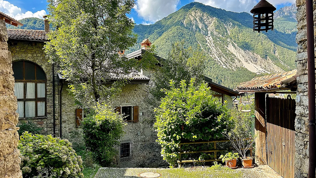 Canale di Tenno, villaggio medievale_2361936955
