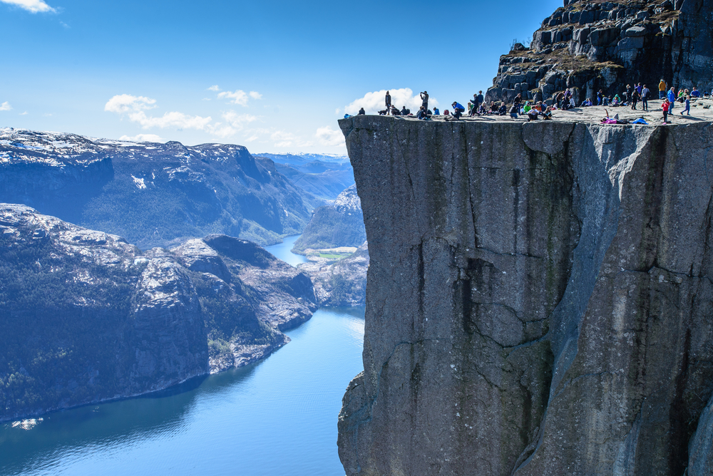 Preikestolen, a picco sui fiordi norvegesi