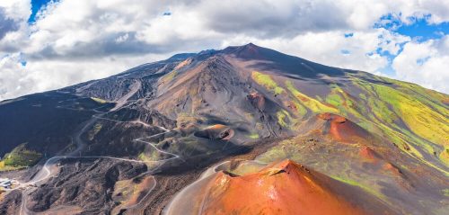 Una foto di un versante del vulcano Etna