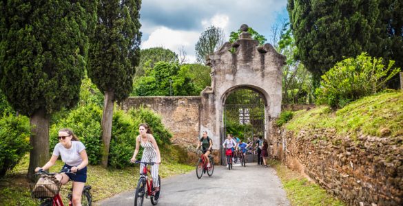 Bicilette lungo l'Appia Antica