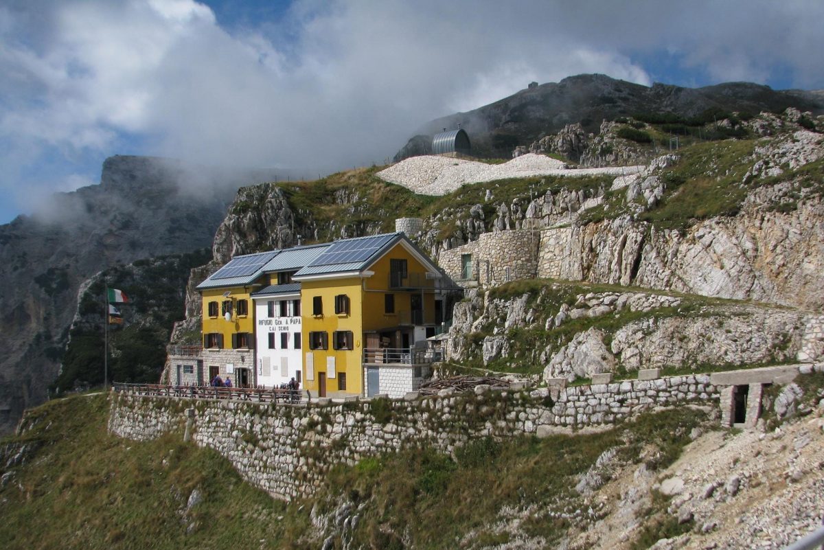 strada_52_gallerie_rifugio